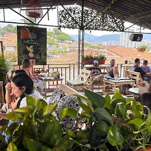 Maison d'hôtes Santiago Dc 420 Weedfriendly, Cali